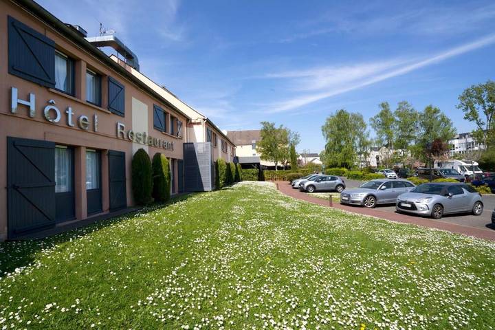 Hôtel pour 4 personnes, avec jardin à Buc - 2