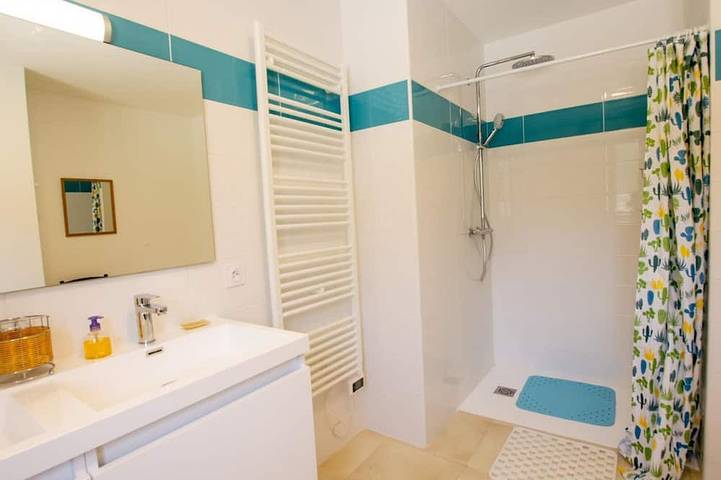 Gîte pour 6 personnes, avec jardin à Sainte-Orse - 4