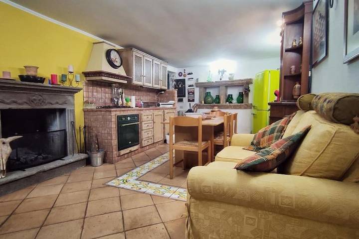 Appartamento per 3 persone, con Balcone e Panorama a San Gregorio da Sassola