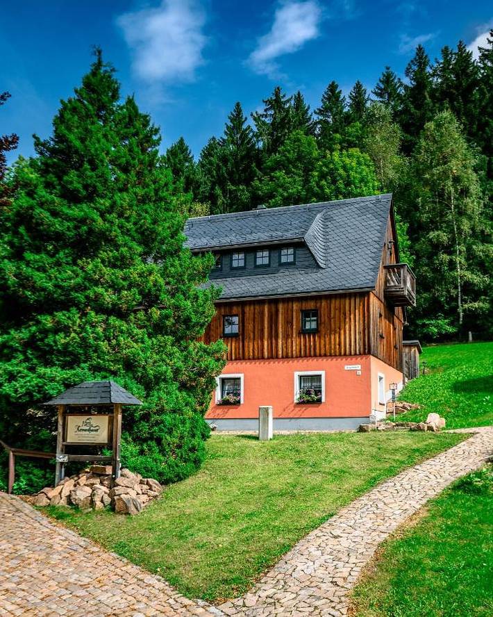 Ferienwohnung für 3 Personen, mit Balkon und Terrasse sowie Garten und Ausblick in Rechenberg-Bienenmühle