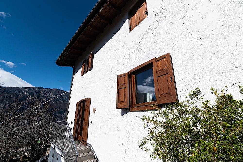 Lavendel- und Rosmarinhäuschen in Lavis, Fleimstaler Alpen