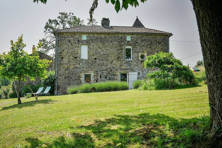 Location de vacances pour 2 personnes, avec jardin à Loubejac