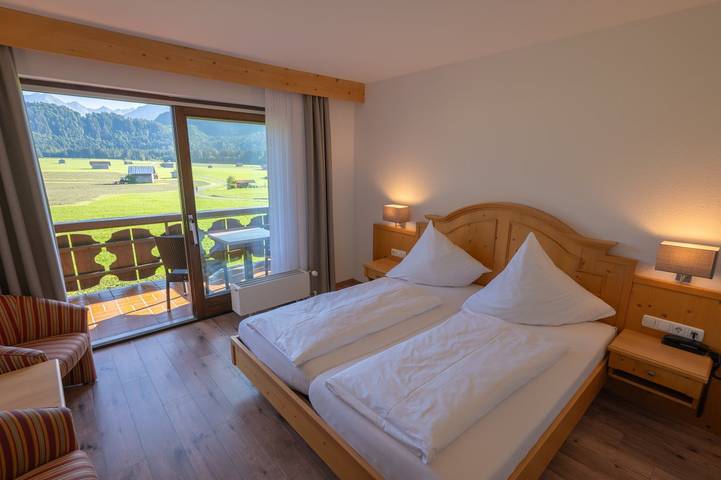 Hôtel pour 2 personnes, avec piscine et sauna ainsi que jardin et balcon, animaux acceptés