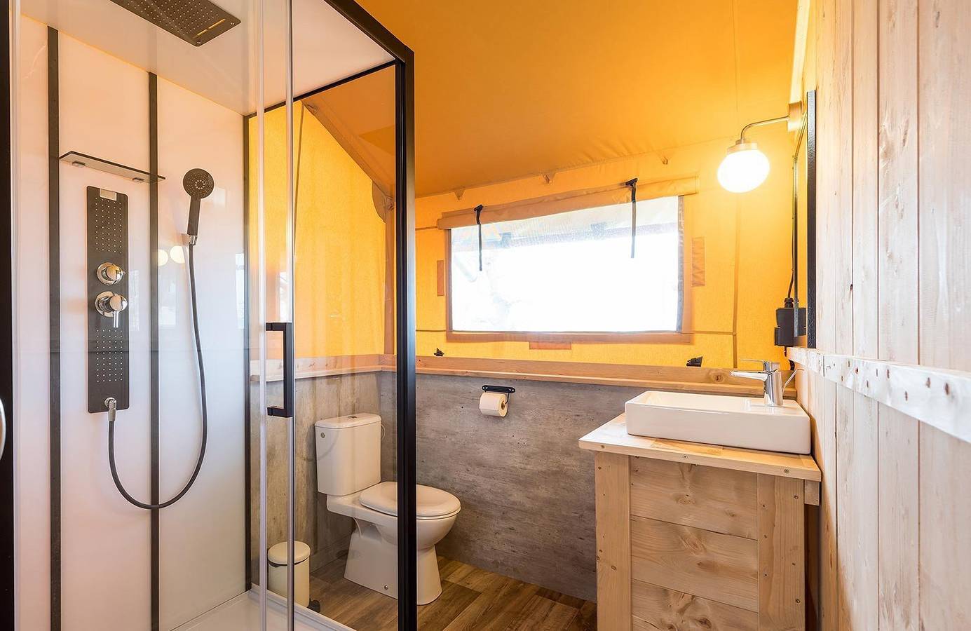 Zelt für 6 Personen mit Balkon/Terrasse in Groene Hart
