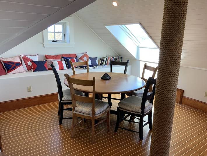 Vacation rental for 8 people, with hot tub and yard in Rockport