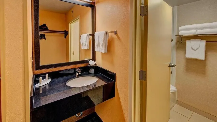 Hotel for 4 people, with pool - 1