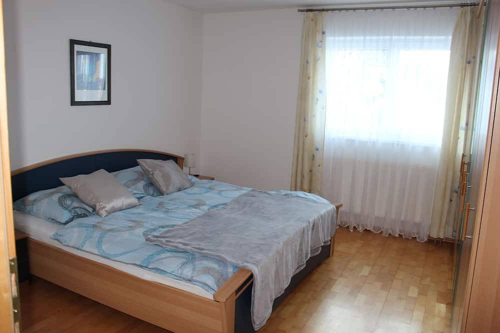 Ganze Wohnung, Ferienwohnung mit Blick auf die Berge in Salzkammergut-Berge, Bad Vigaun