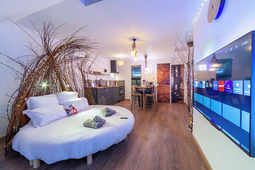 Private building in Vierzon • 4 apartments - Spa - For up to 10 people in Vierzon, Vierzon Region