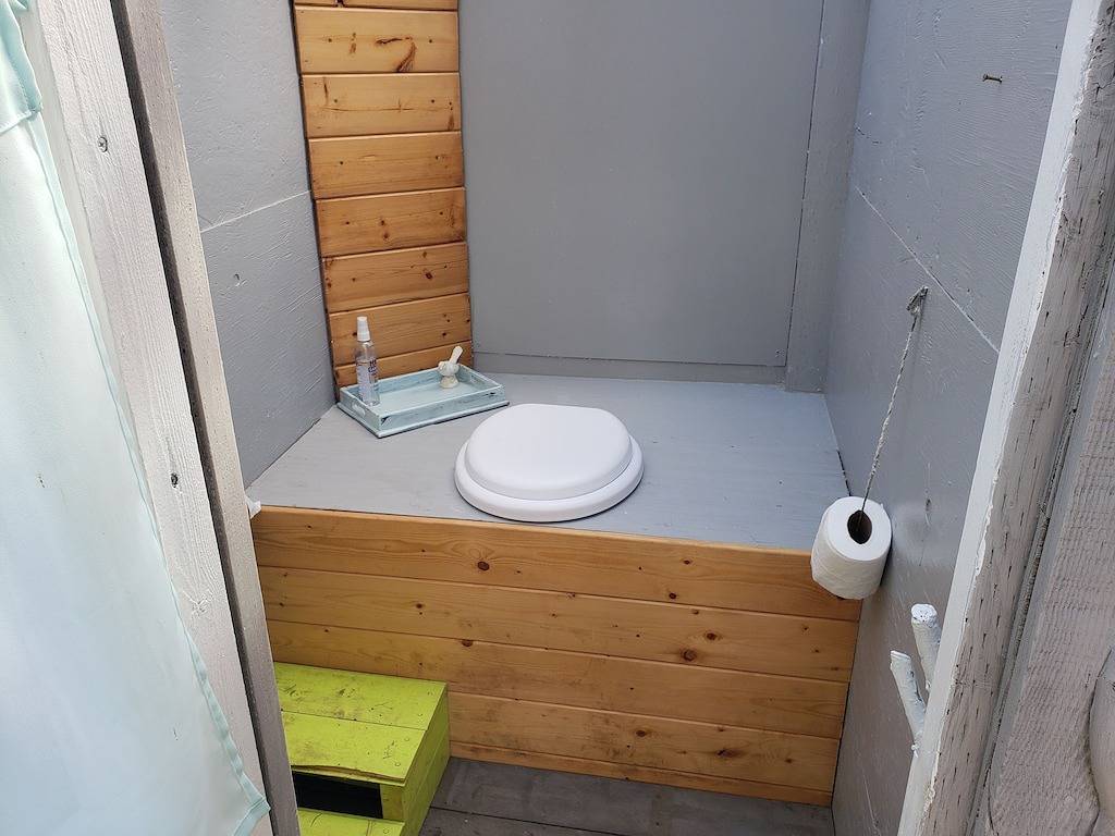 Repurposed Playhouse with room for 2! in Kenai Peninsula