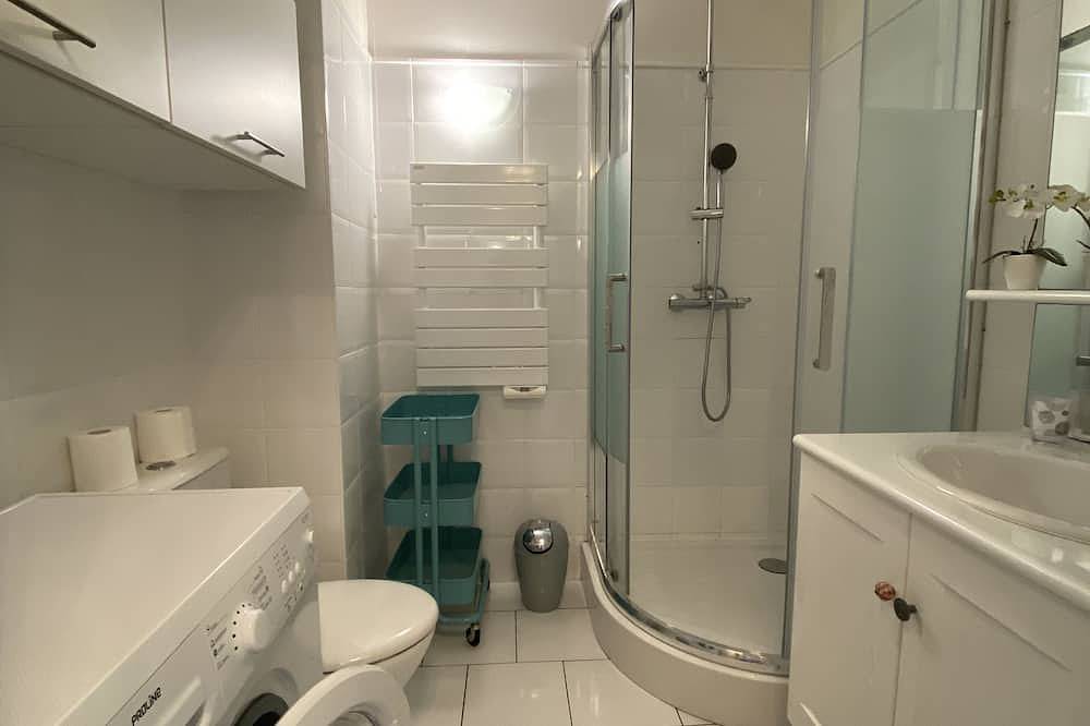 Apartamento entero, Nuevo estudio para 3 personas - Calma absoluta - Playas de Ponteil y Salis in Antibes, Region de Cannes