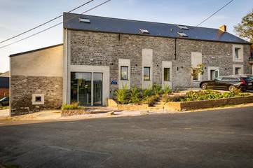 Location de vacances pour 22 personnes, avec vue ainsi que sauna et jardin à Couvin