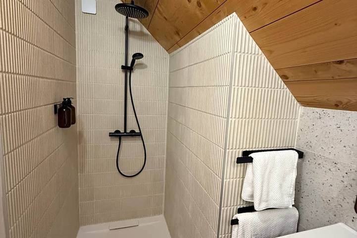 Gîte pour 4 personnes, avec piscine à Chanaz - 4