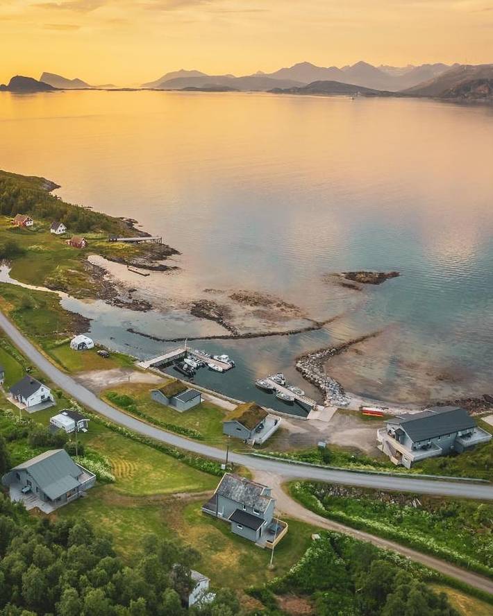 Ferielandsby for 7 personer, med sauna og utsikt i tillegg til terrasse, dyr tillatt i Norge
