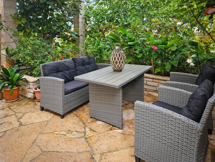 Ferienhaus für 9 Personen, mit Balkon und Garten auf Brac - 2