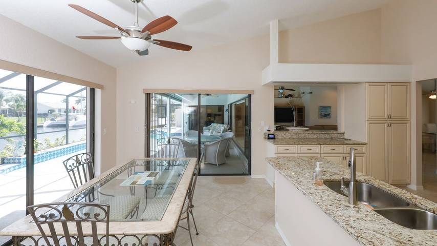 Luxury Villa with Private Pool on Charlotte Harbor, Charlotte County Villa 1006 in Punta Gorda Isles, Punta Gorda