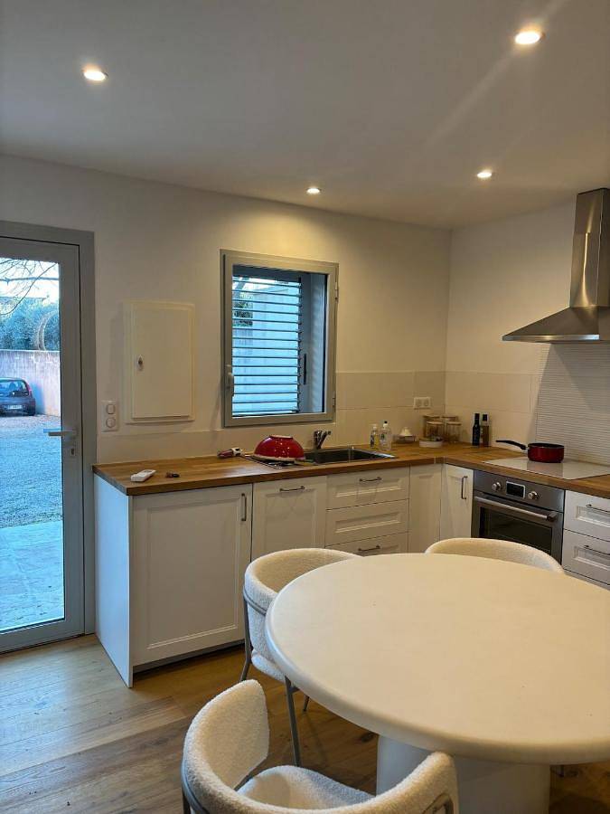 Location de vacances pour 4 personnes, avec Terrasse et Piscine à Cabrières (Gard)