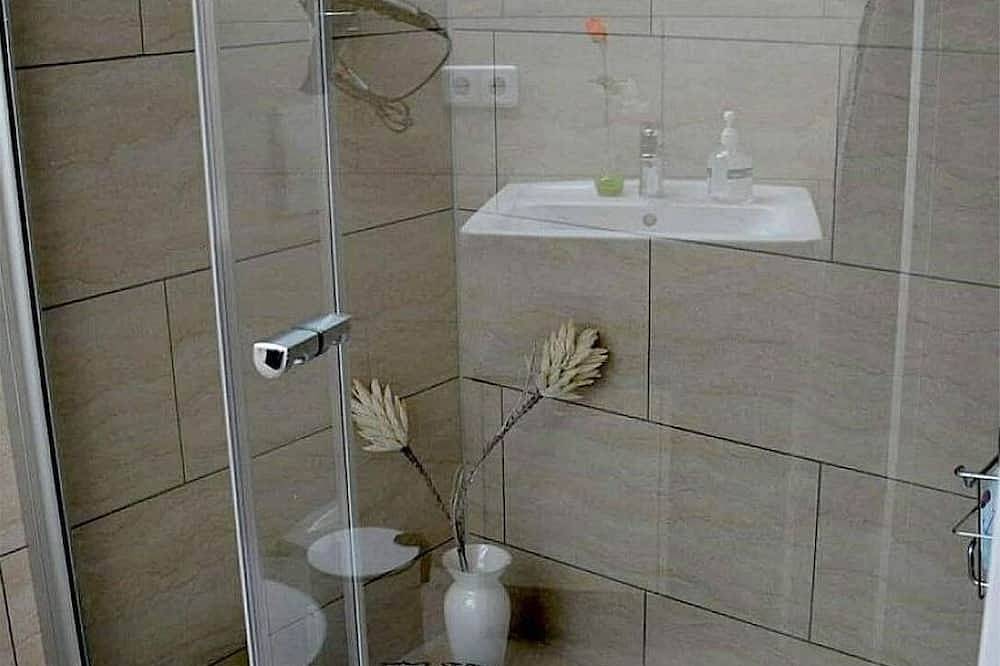 Ganze Wohnung, Ferienzimmer Wels-Bude mit Dusche/Wc in Quitzdorf am See, Oberlausitz-Niederschlesien