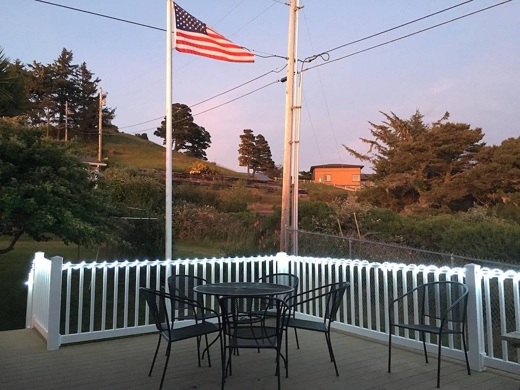 Fantastisches Seehaus mit Blick auf den Rogue River und den Pazifischen Ozean sowie Zugang zum Strand in Curry County