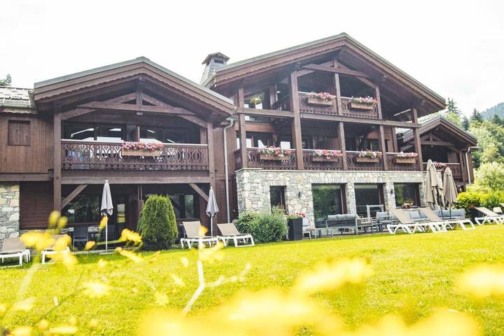 Chambre d’hôtes pour 2 personnes, avec sauna et jardin ainsi que jacuzzi et piscine, animaux acceptés