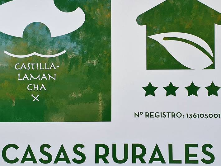 Casa de vacaciones para 8 personas, con balcón además de piscina y jardín en Castilla-La Mancha - 2