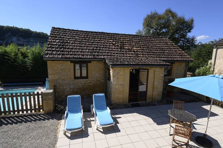 Gîte pour 2 personnes, avec piscine, adapté aux familles