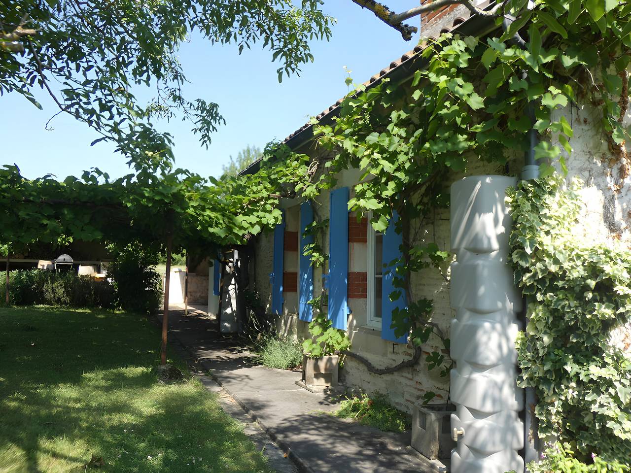 Dog-Friendly Retreat for Couples in Penne-d'Agenais, Villeneuve-sur-Lot region
