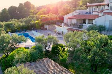 Gîte pour 8 personnes, avec jardin et balcon à Claviers
