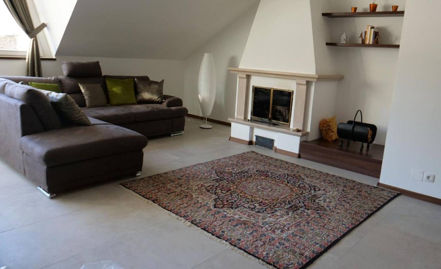 Entire apartment, Theatre Lodge Attico Apartment with Mountain View, Central Location and Air Conditioning in Merano, Texel Group