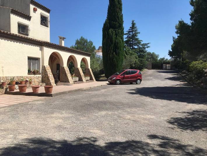 Location de vacances pour 10 personnes, avec Balcon et Terrasse ainsi que Jardin et Piscine à Garriguella - 2
