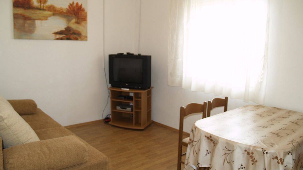 Ganze Ferienwohnung, Ferienwohnung für 4 Personen (31 m²) in Preko in Preko, Insel Ugljan