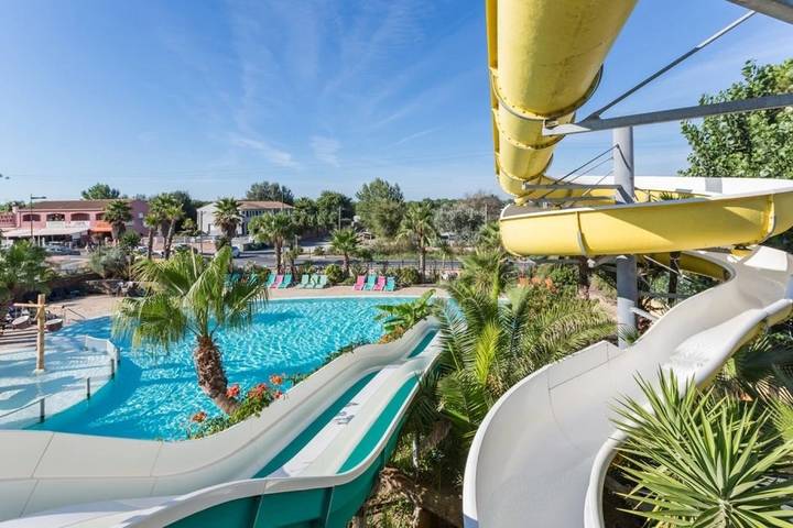 Camping pour 4 personnes, avec bassin pour enfant à Sérignan