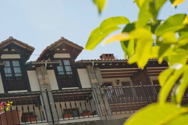 Apartamento para 3 personas, con Terraza y Jardín además de Piscina y Vistas en Camaleño