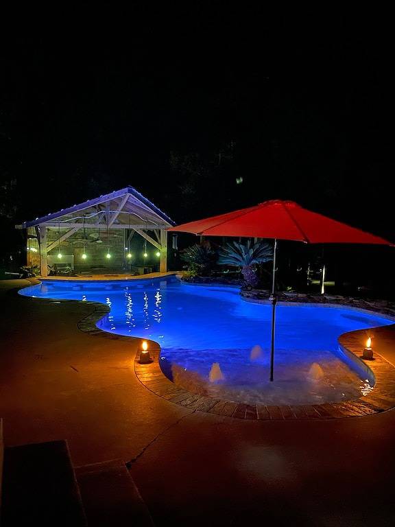 Haus am See mit Pool! in Sam Rayburn Reservoir