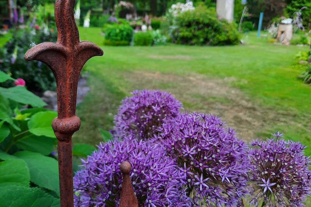 Ganze Wohnung, \"Am Apfelbaum\" Ferienwohnung. Eine Ruheoase umgeben von einem Gartenparadies. in Müden (Örtze), Faßberg