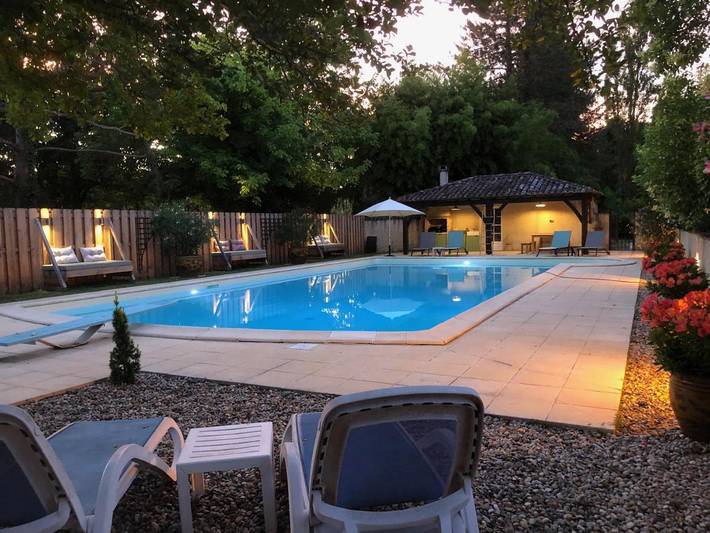 Location de vacances pour 2 personnes, avec vue ainsi que piscine et jardin à Saint-Seurin-de-Prats - 4