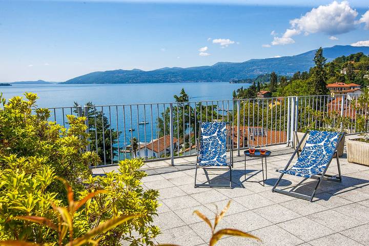 Appartamento intero, Appartamento vacanze per 4 persone con terrazza in Ghiffa, Lago Maggiore (Piemonte)