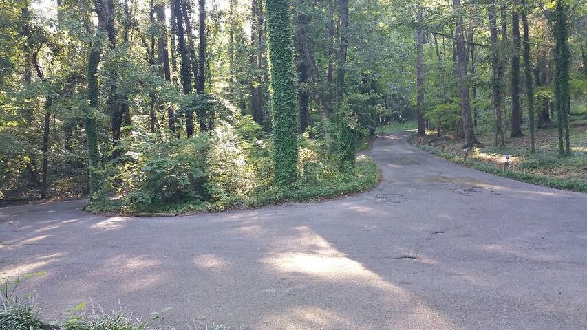 Cabin for 6 people, with terrace and yard, with pets in Lake Guntersville