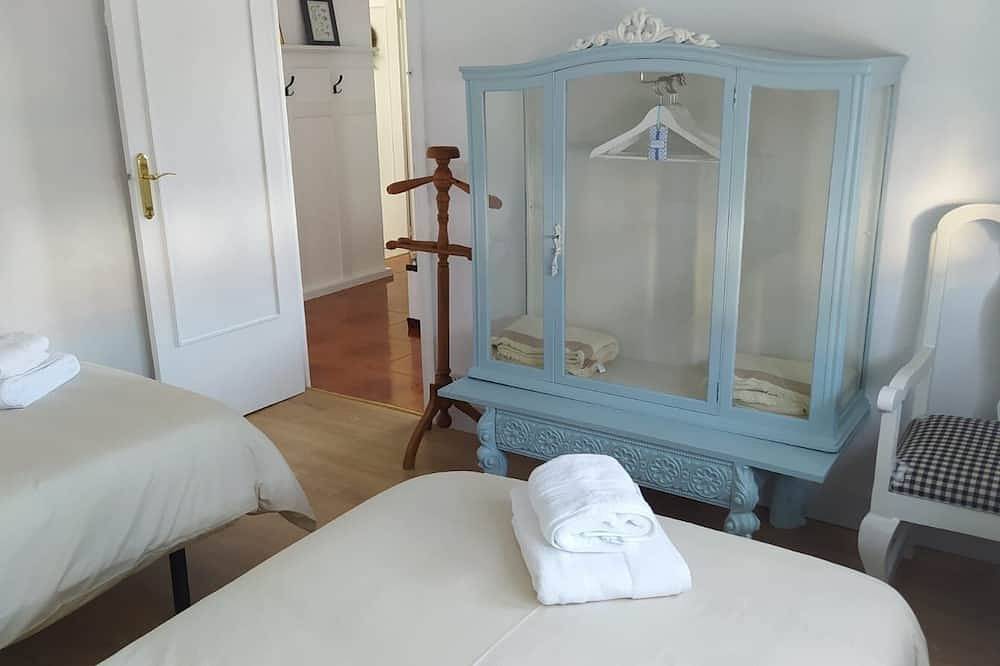 Alojamiento en uno de los Pueblos mas Bonitos de España Desde 2022 in Puentedey, Merindad de Valdeporres