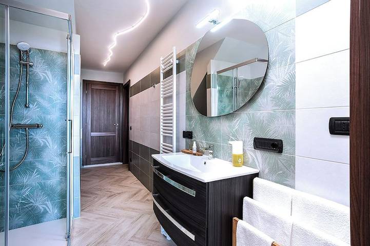 Ganze Wohnung, Elegant reception in nature in Pollone, Walliser Alpen