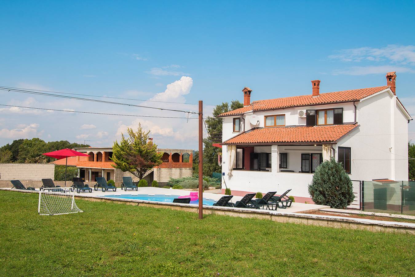 Ganze Wohnung, Ferienwohnung für 6 Personen mit Pool in Barban, Südküste Istrien