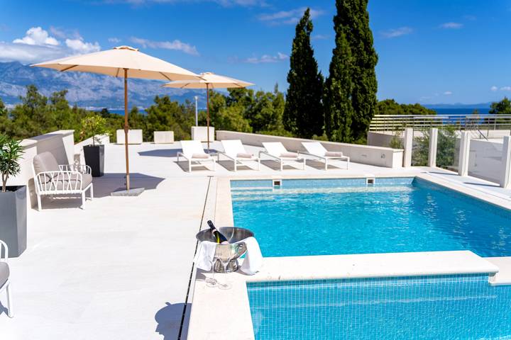 Apartament wakacyjny dla 4 osób, z basen i taras oraz ogród i widok na ocean w Sumartin