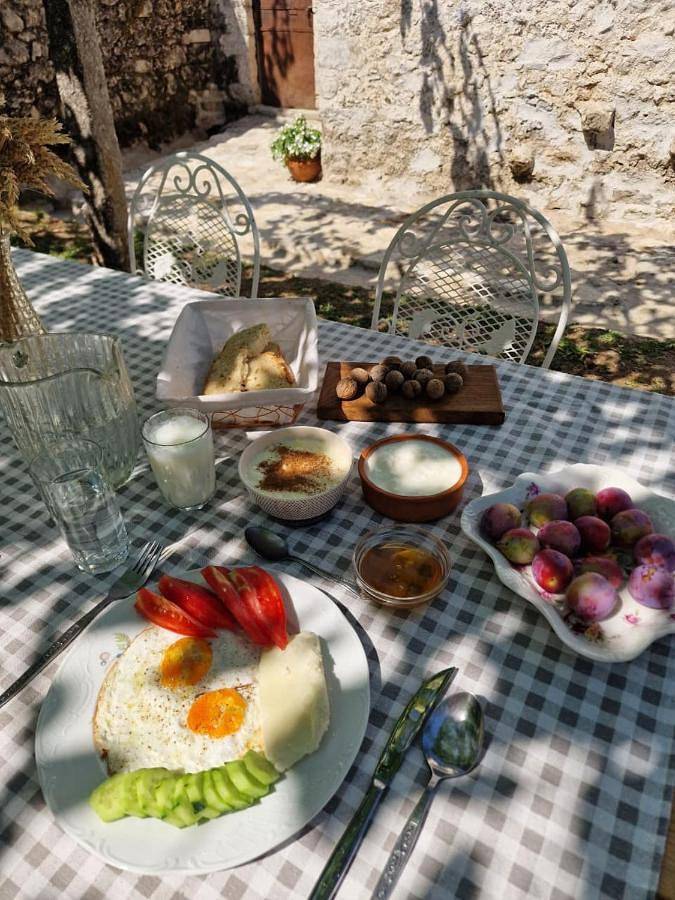 Maison d’hôte pour 4 personnes, avec vue et jardin, animaux acceptés dans Gjirokastër - 3