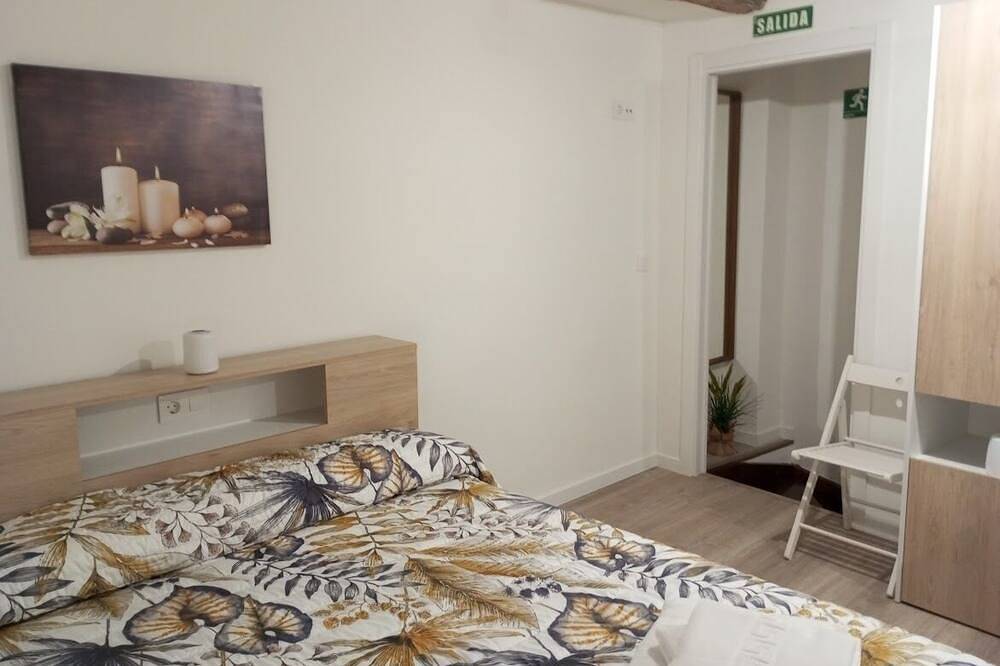 Entire apartment, Apartamento Dúplex para familias y amigos muy cerca de Senda Viva y Bardena Real in Arguedas, Navarra Province