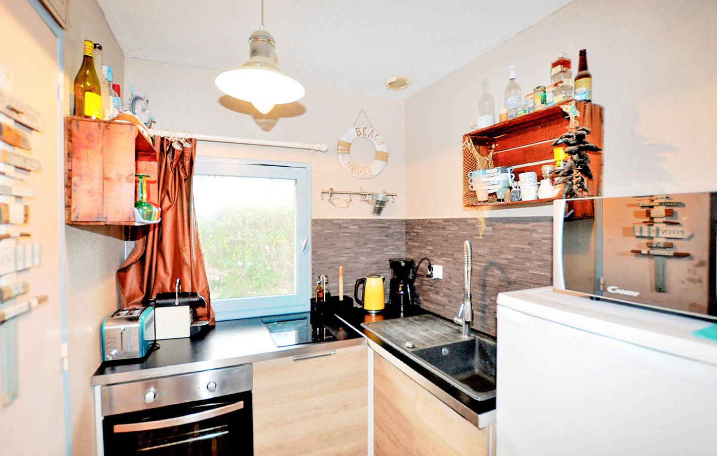 Beachside Apartment with Pool & Parking, 1.5km from Beach in Le Barcarès, Côte d'Améthyste