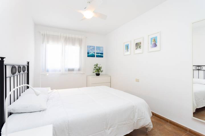 Gîte pour 3 personnes, avec terrasse et piscine dans Las Galletas - 3