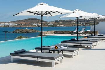 Chambre d’hôte pour 3 personnes, avec vue et jardin ainsi que piscine et balcon dans Paros