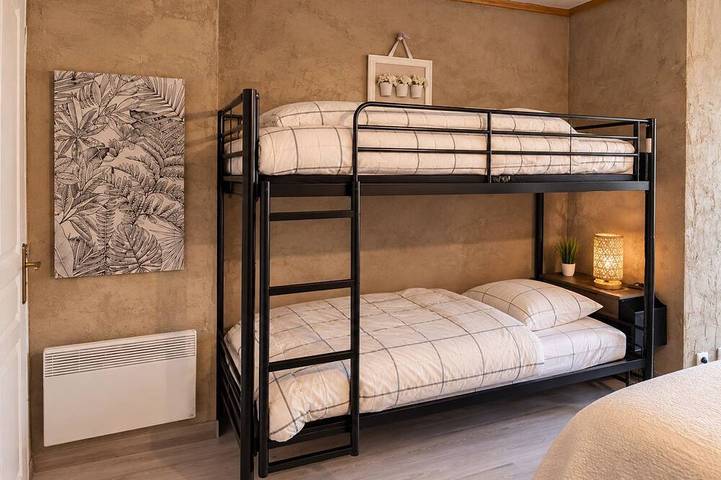 In the heart of Sancy: a vacation rental with a fireplace, a large garden, and mountain views in Chastreix, Volcans d'Auvergne Regional Nature Park