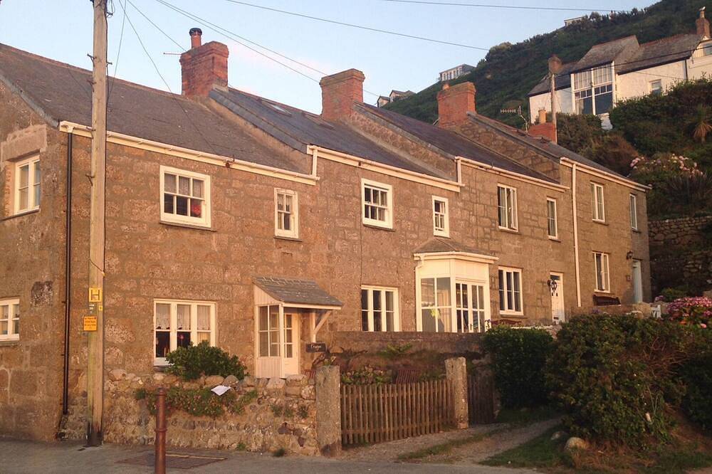 Cottage for 8 People in Sennen Cove, Cornwall