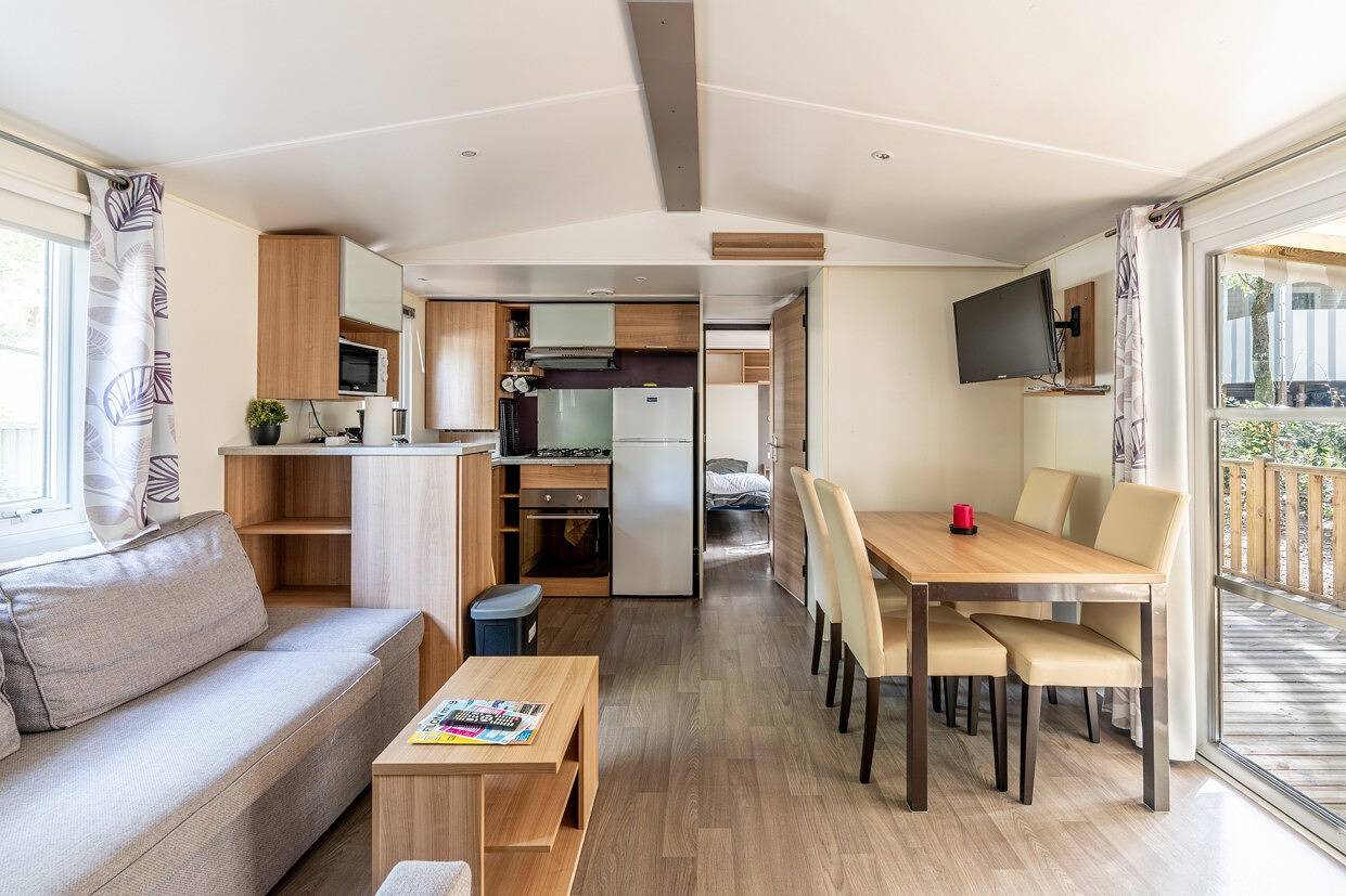 Mobilheim '8 Personnes' mit Gemeinschaftspool und privater Terrasse in Saint-Brevin-les-Pins, Côte de Jade