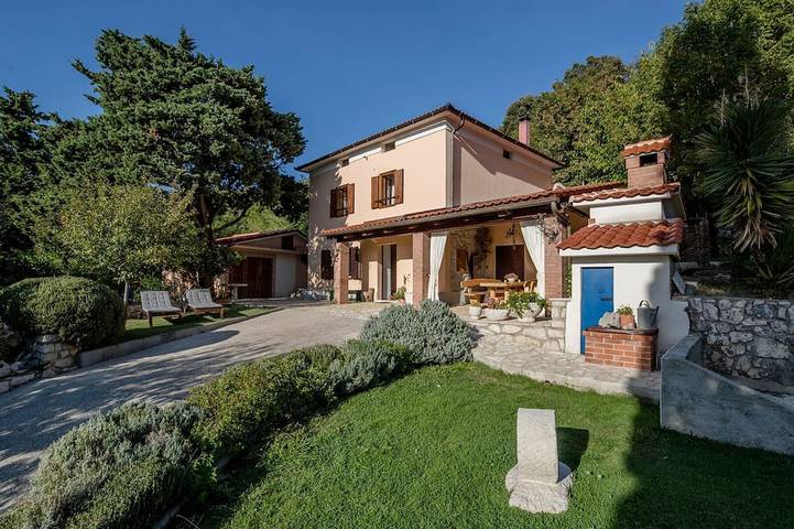 Villa für 6 Personen, mit Garten und Terrasse auf Rab